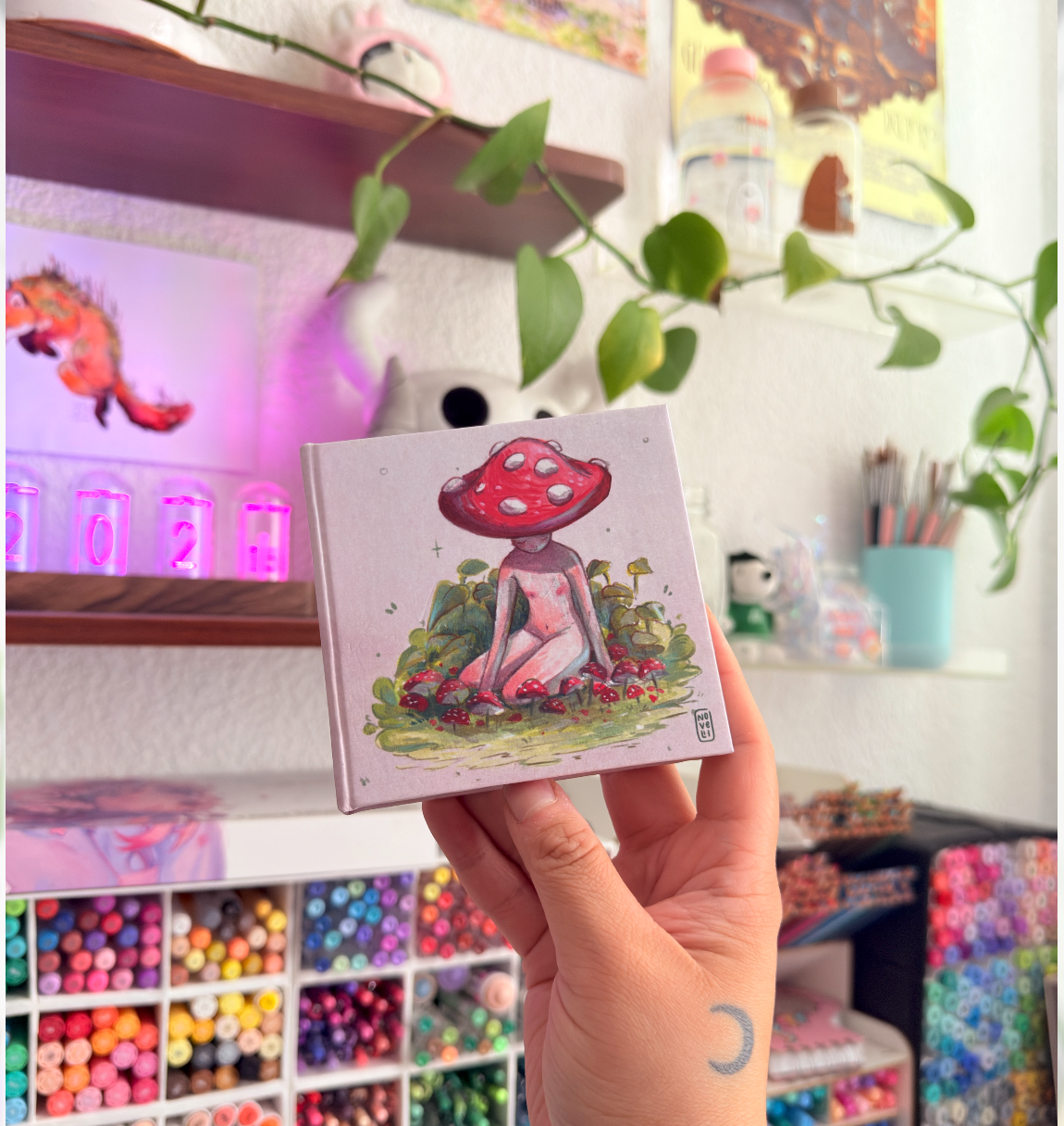 Libreta de acuarela  "Niña honguito"  modelo mini pocket