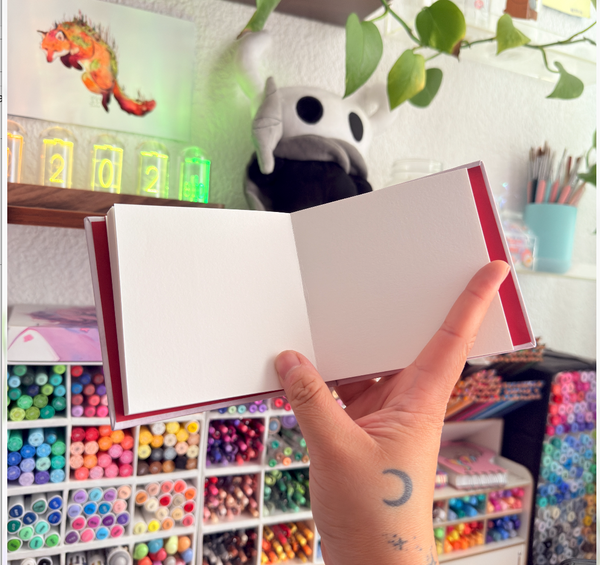 Libreta de acuarela  "Niña honguito"  modelo mini pocket